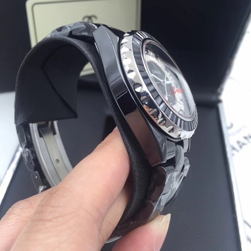 シャネル時計側面デザイン